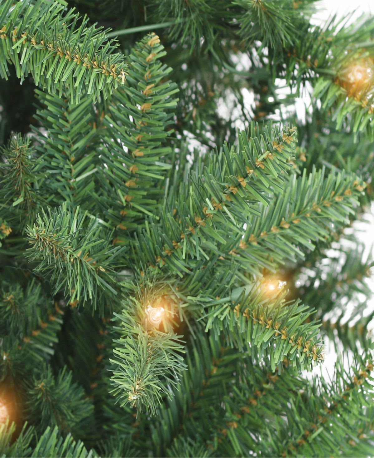 Puleo 7' Pre-lit Carson Artificial Pine Tree In Green