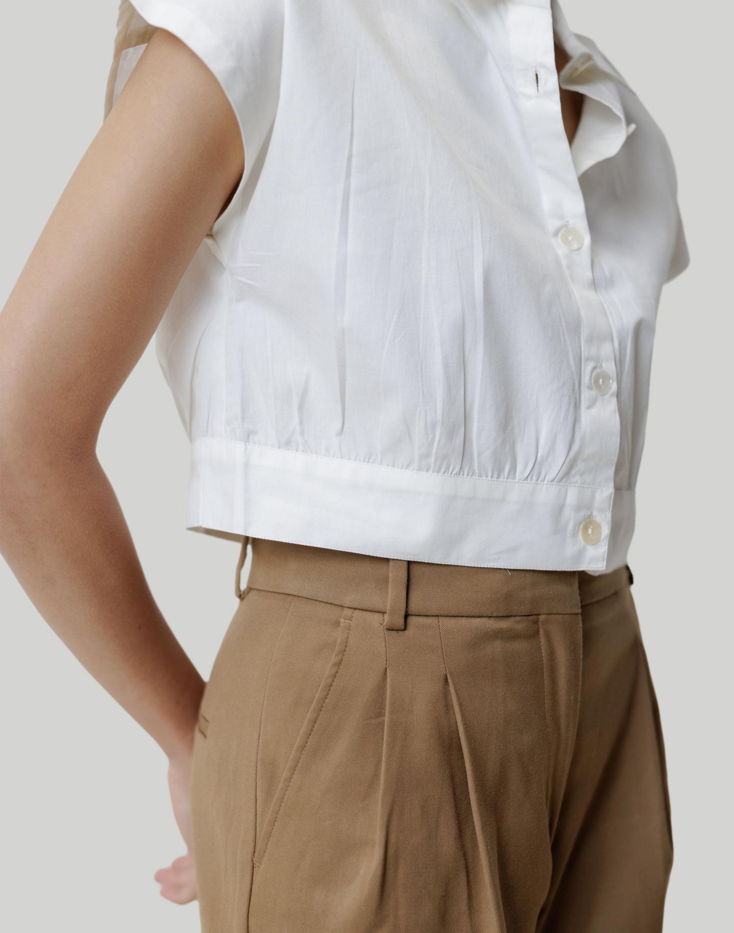 Женская рубашка Reistor Oversized Crop — фото 3