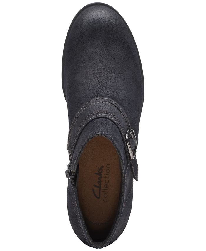 The bay top clarks boots
