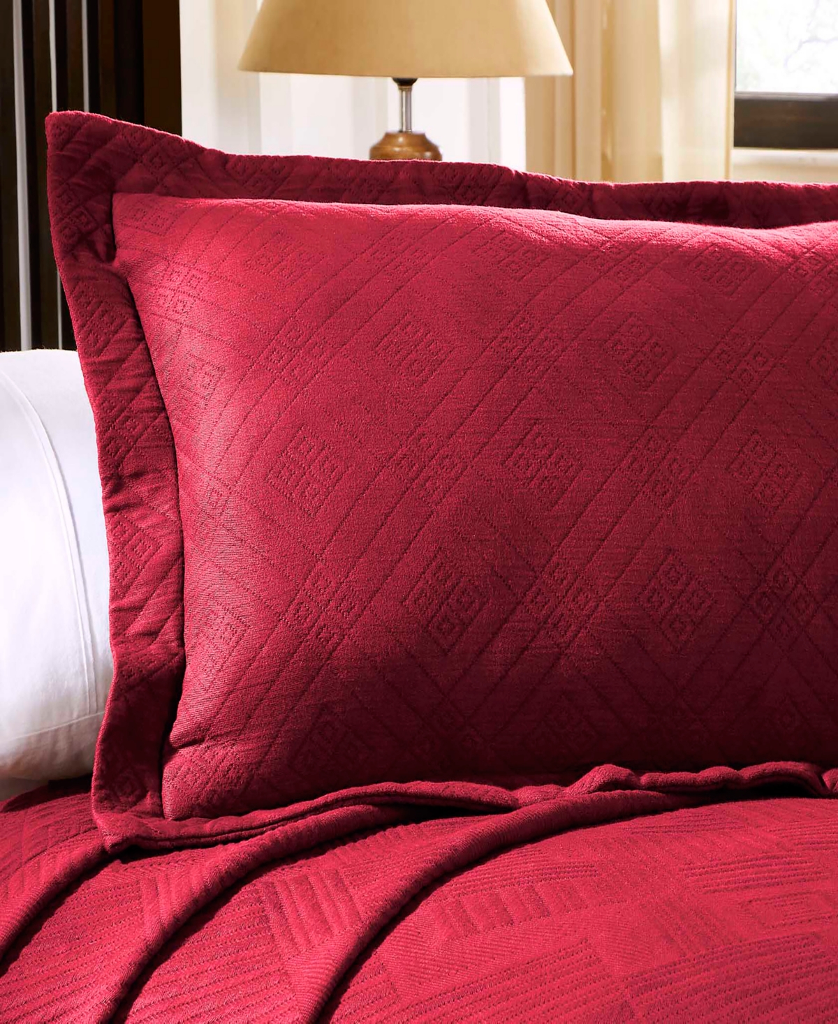 Superior Geometric Fret Textured Jacquard Matelasse All-season 2-piece Bedspread Set, Twin In Burgundy