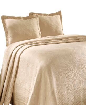 CLOSEOUT! Geometric Fret Textured Jacquard Matelasse All-Season 3-Piece Bedspread Set, Full