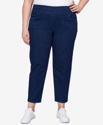 Plus Size  Women's Super Stretch Mid- Rise Short Length Pant