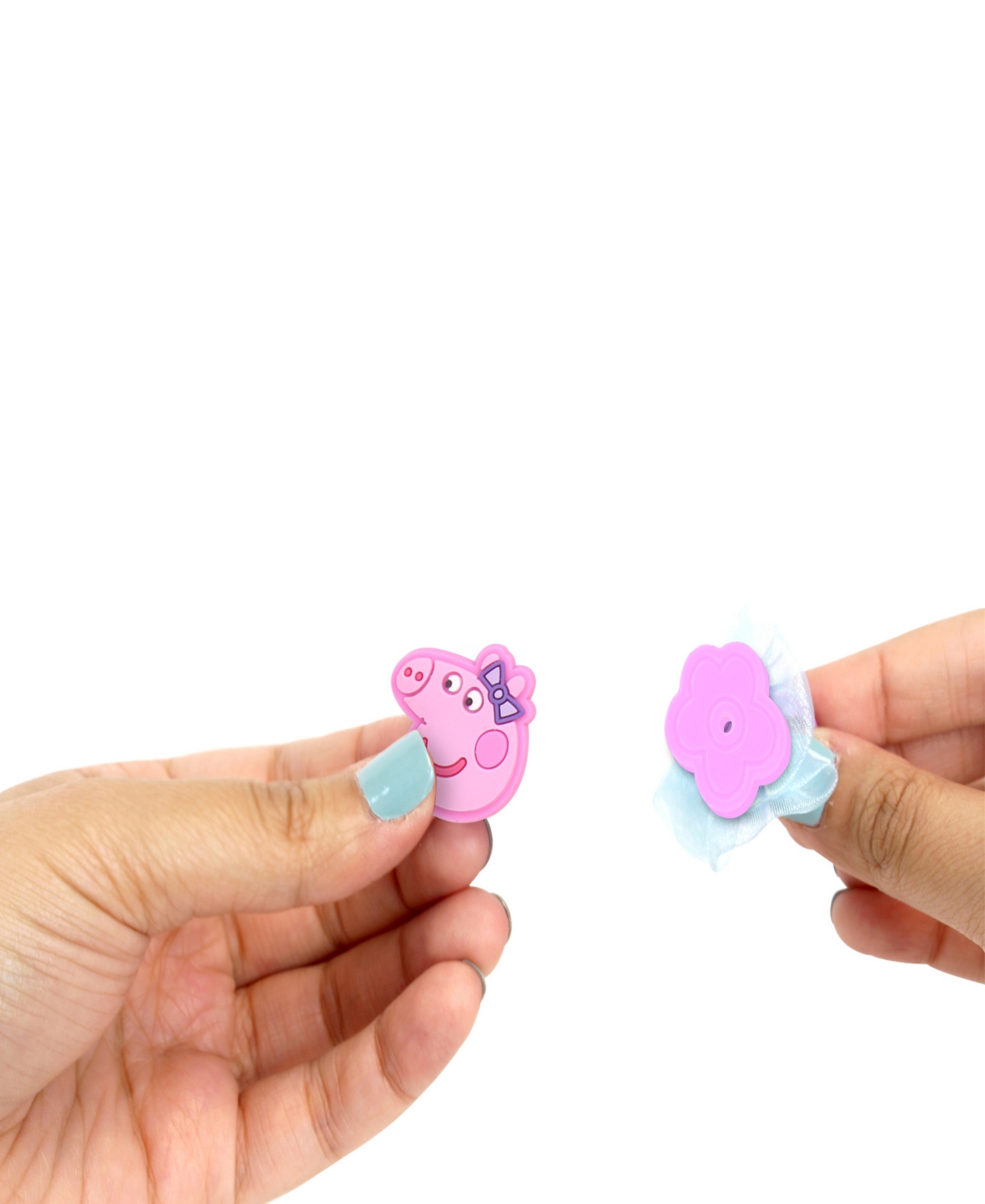 Shop Peppa Pig - Snap N' Wear Rings Activity Kit In Multi