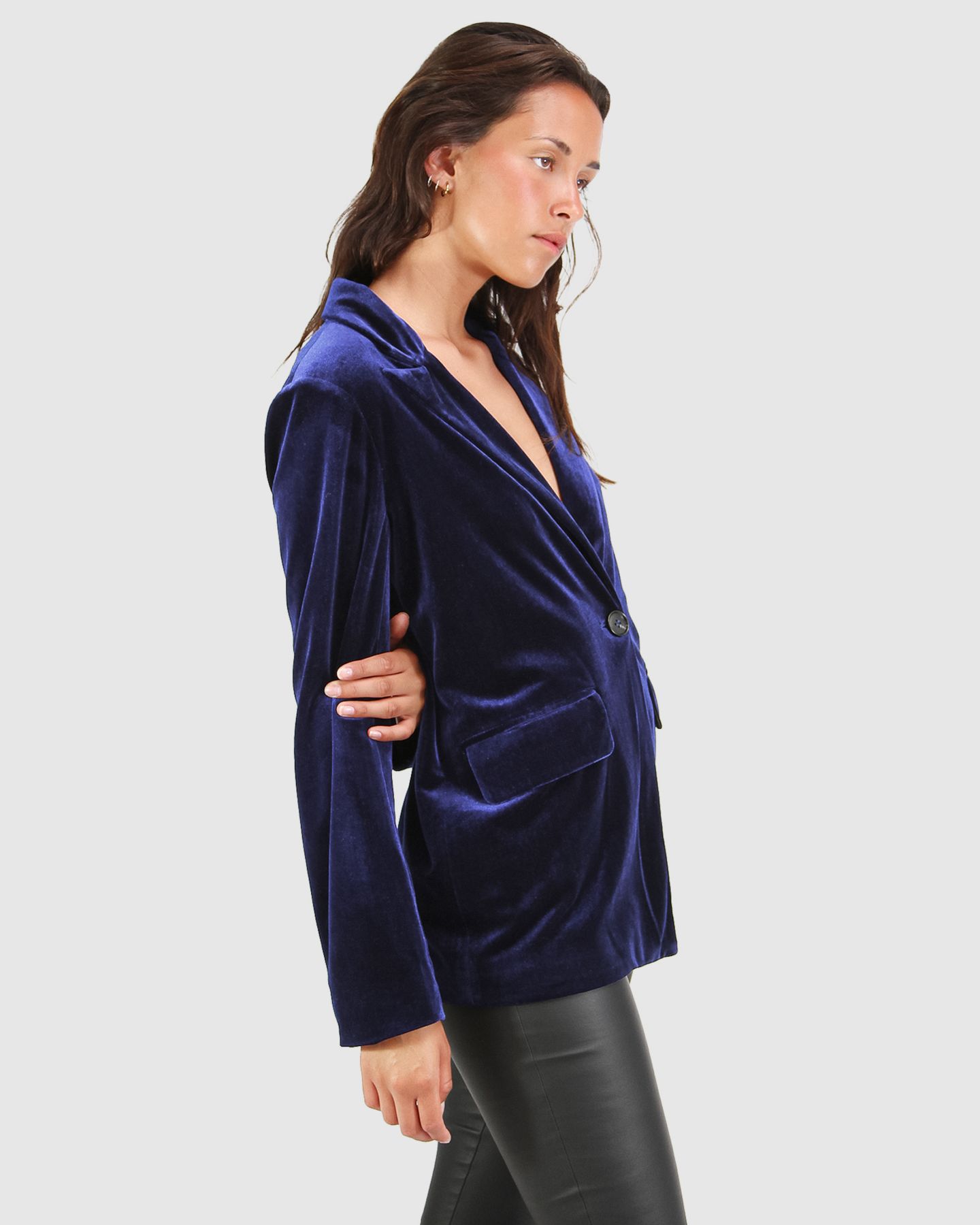 Женский пиджак Belle & Bloom Eternity Velvet Blazer, цвет: Королевский синий — фото 5