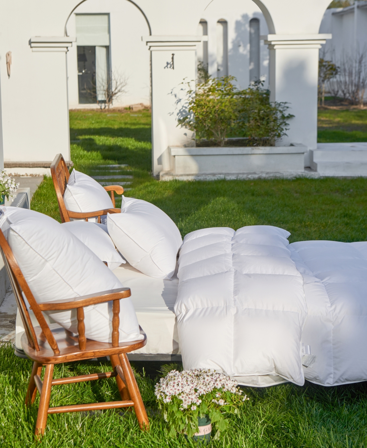 Royal Elite Fluffy Kapok Down All Season Comforter, Queen In White
