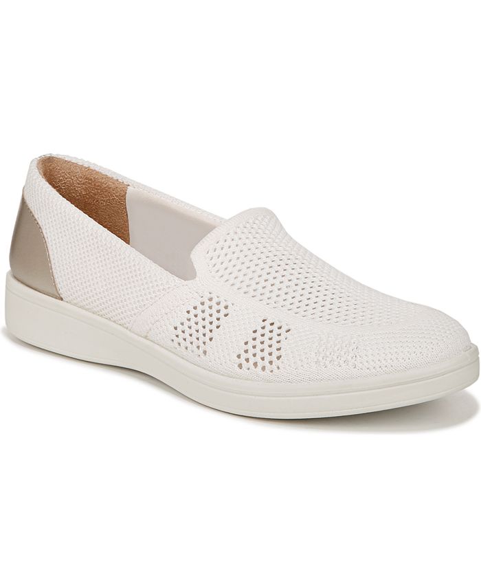 Bzees slip outlet on shoes
