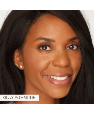 Amazonian Clay Blurring Powder Foundation