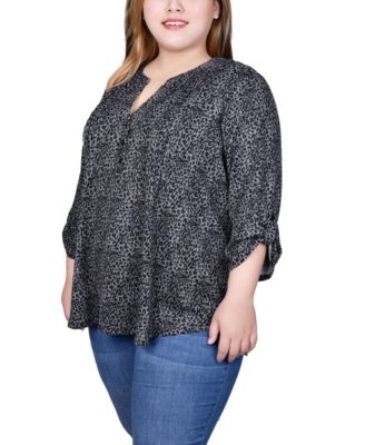 Plus Size 3/4 Roll Sleeve Top