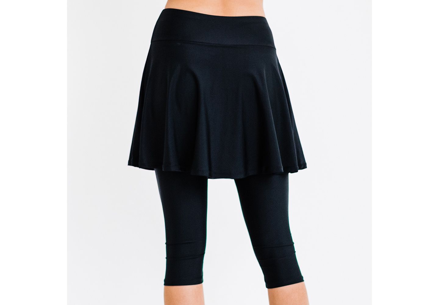 Женская юбка-шорты Calypsa Chlorine Resistant High Waisted Flared Swim Skort With Attached Capri, цвет: Чёрный — фото 2