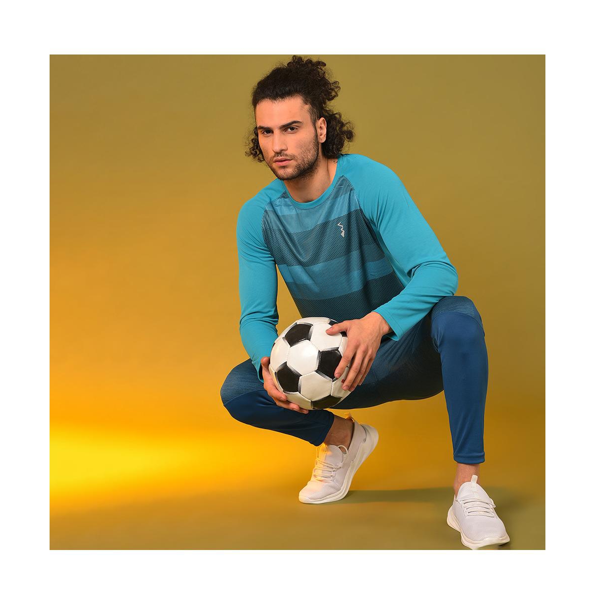 Campus Sutra Men's Aqua Blue Contrast Panel Active wear T-Shirt