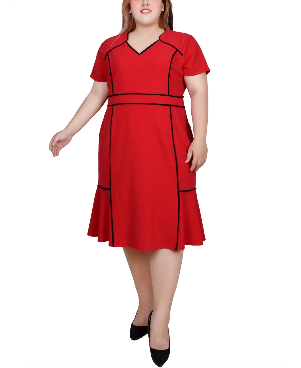 Ny Collection Plus Size Short Sleeve Piped Detail Dress In Fire Red Black