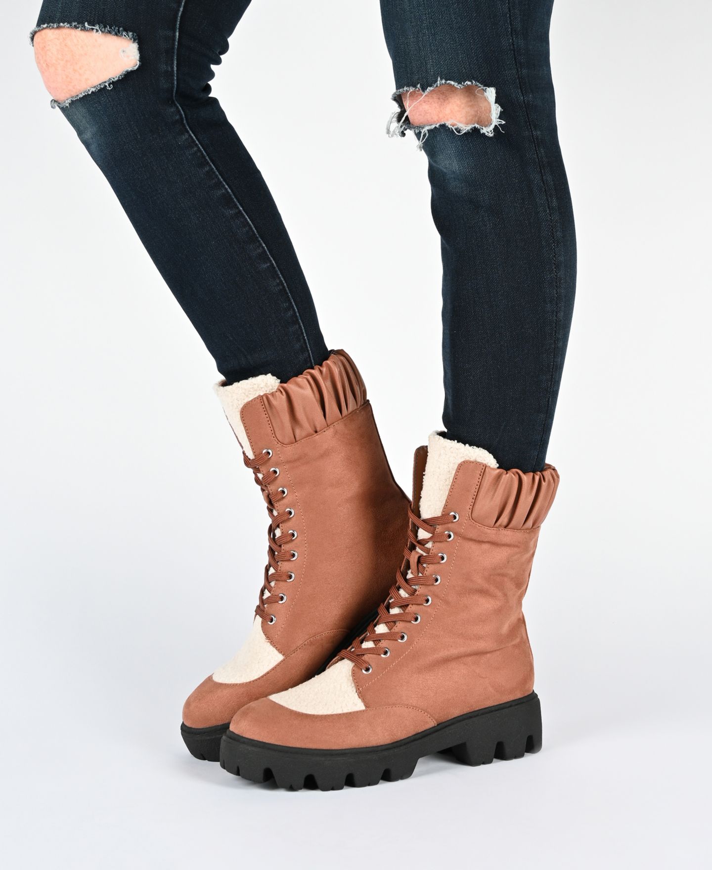 Женские ботинки Journee Collection Elinor Lug Sole Lace Up, цвет: Чёрный — фото 6