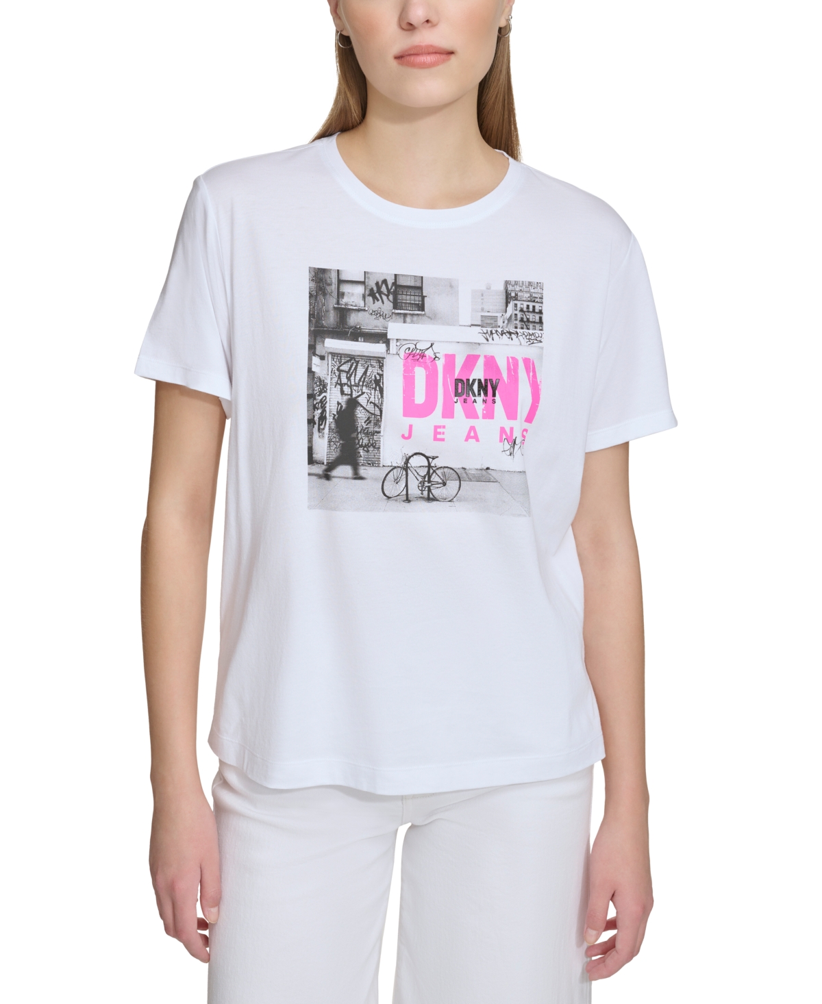 Dkny Jeans Women's Graffiti Logo Print T-shirt In Gg - Wht,shocking Pink