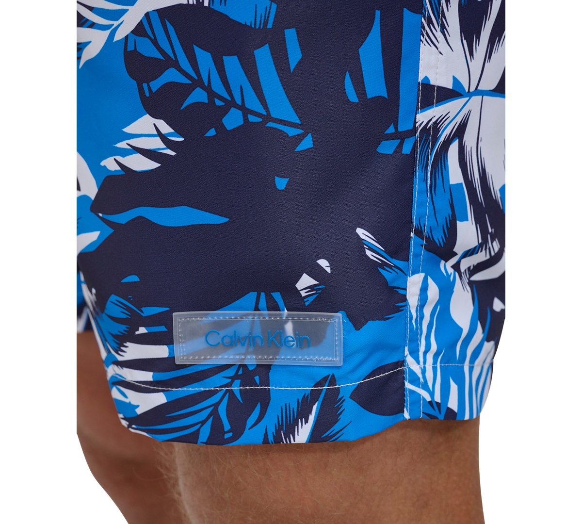 Calvin Klein Men's Island Camo Printed 7
