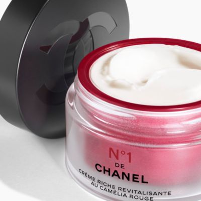 CHANEL Smooths – Nourishes – Protects