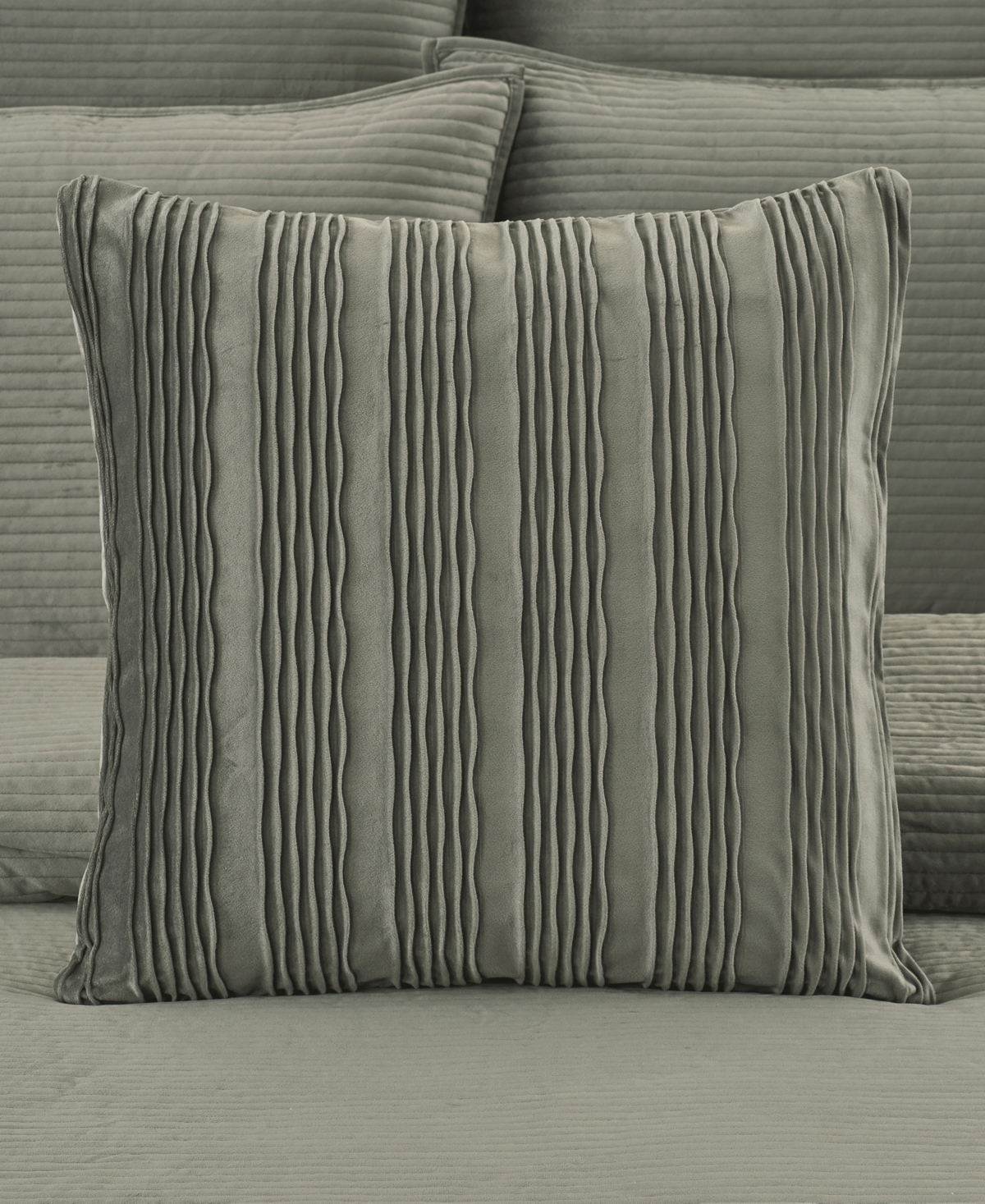 J Queen New York Townsend Wave Cover, x