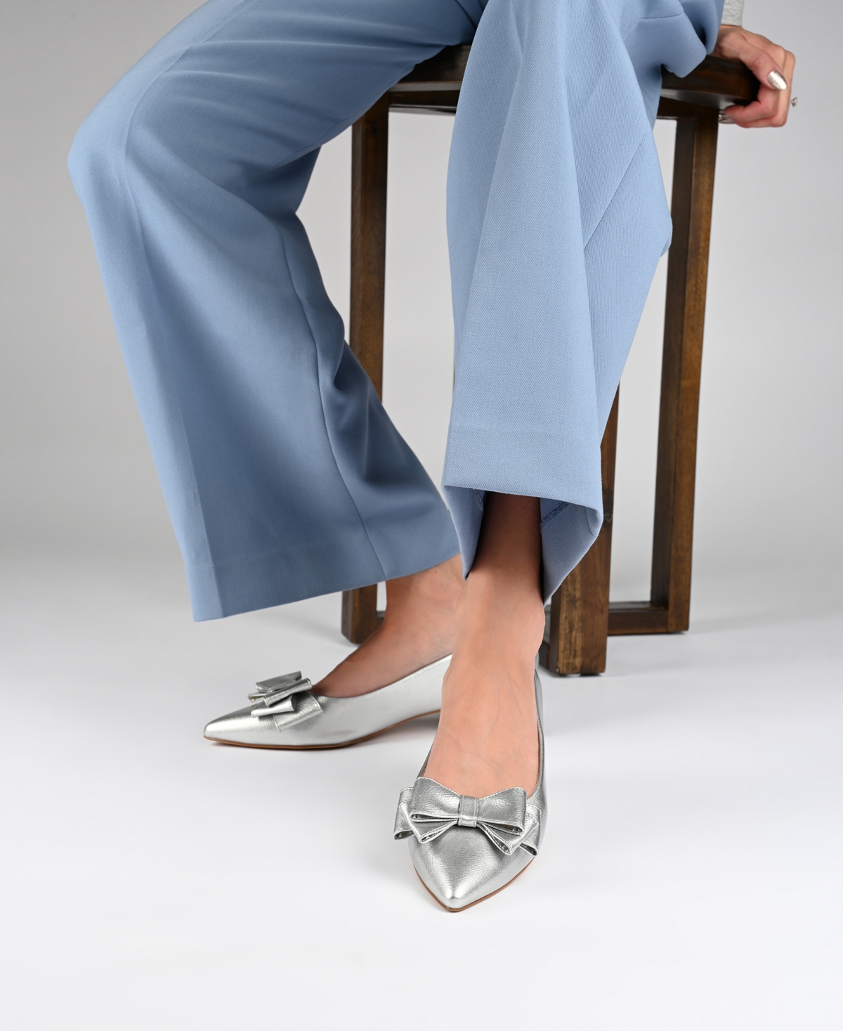 Journee Collection Women's Ophelia Bow Low Block Heel Dress Flats