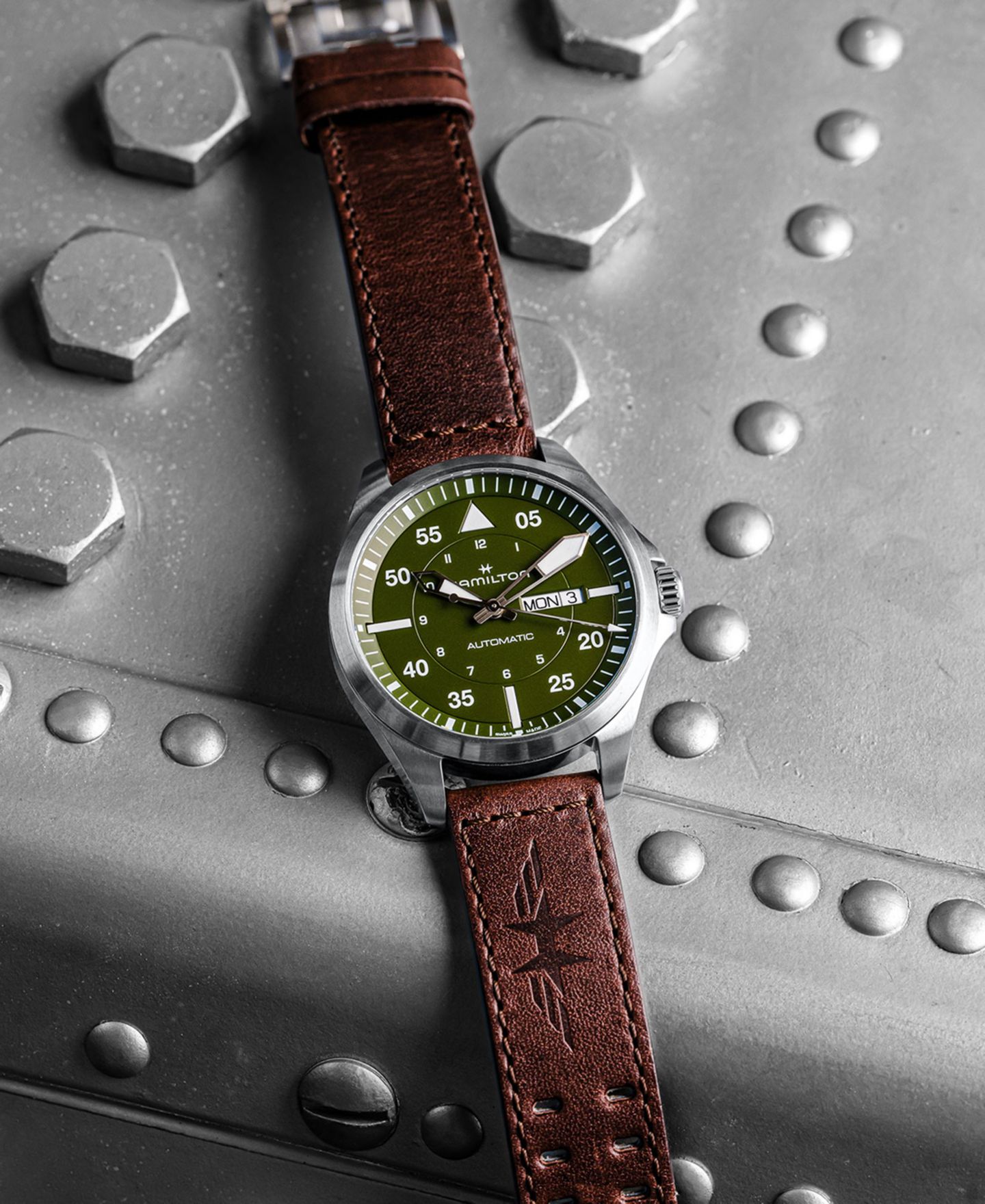 Мужские часы Hamilton Swiss Automatic Khaki Aviation Day Date Brown Leather Strap Watch 42mm — фото 4