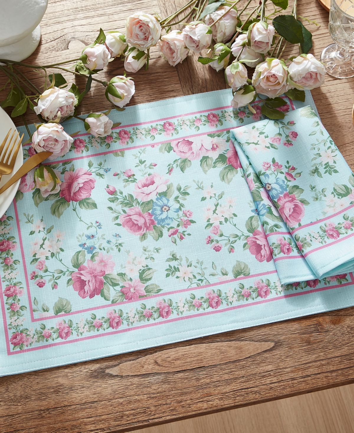 Vintage-Like Floral Garden Placemats, Set of 4,