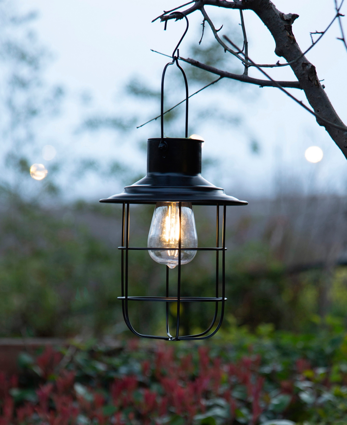 Glitzhome H Set of 2 Industrial-Style Metal Wire Solar Powered Edison Bulb Outdoor Hanging Lantern