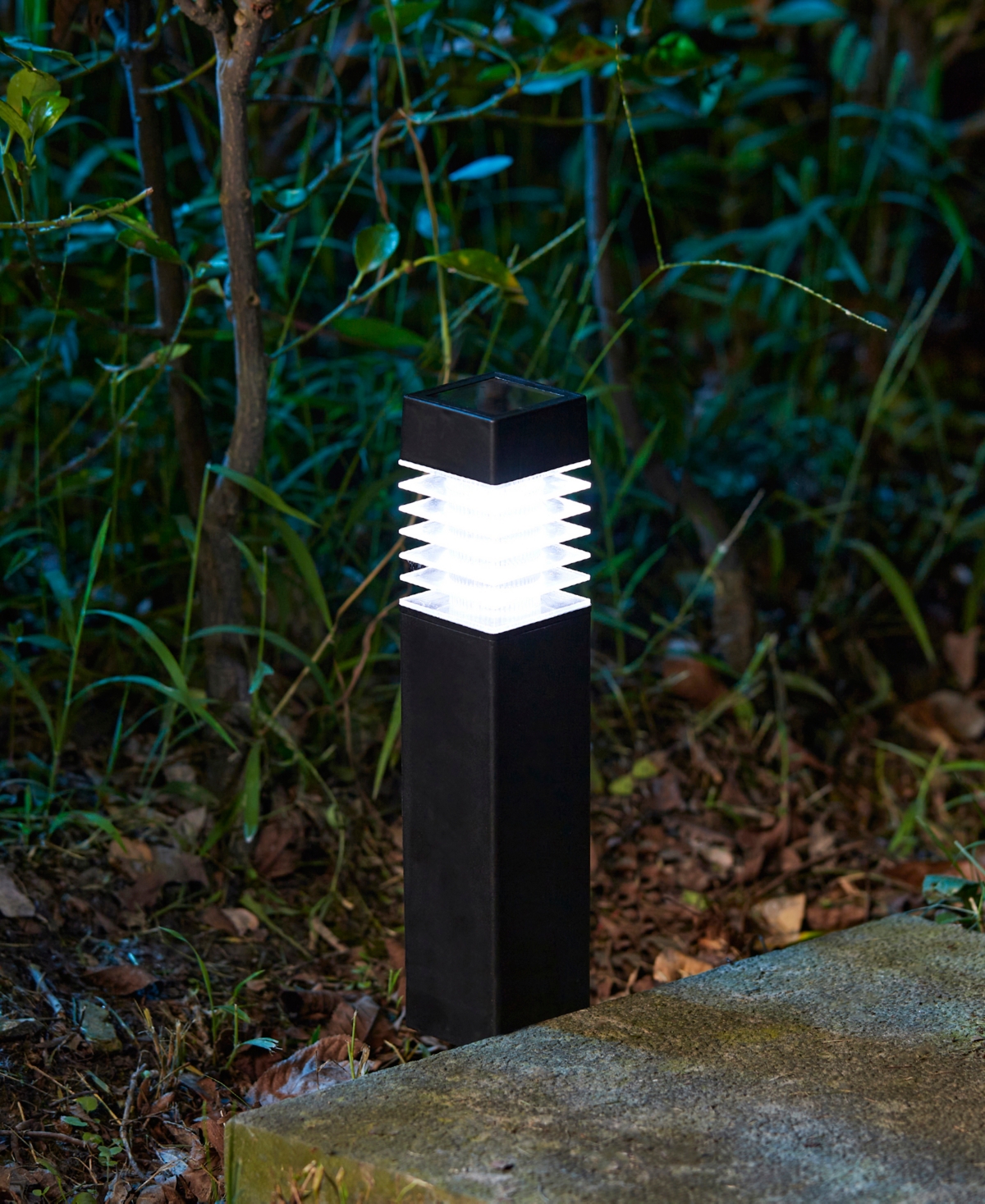 Glitzhome 15.25" H Set Of 6 Solar Powered Transparent Texture Lens Pathway Stake Light In Multi