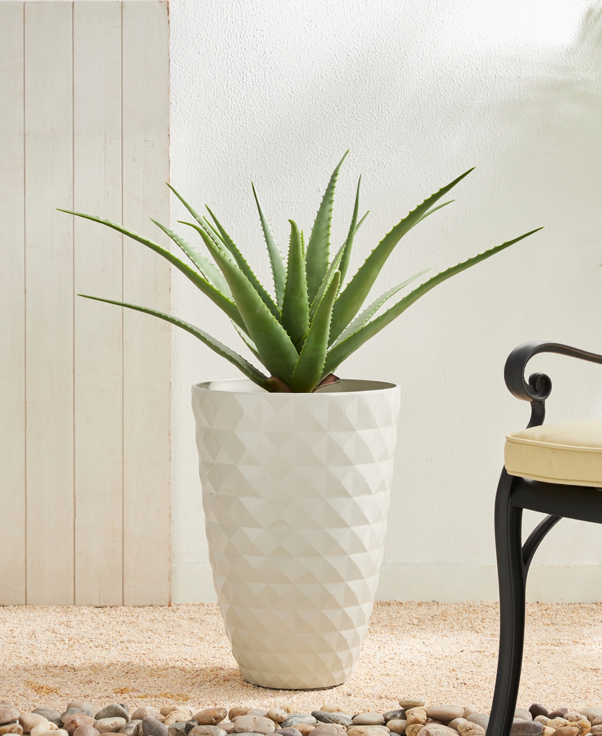 Glitzhome 19.75" H Oversized Set Of 2 Pe And Stone Faux Ceramic Diamond Textured White Tall Planter In White