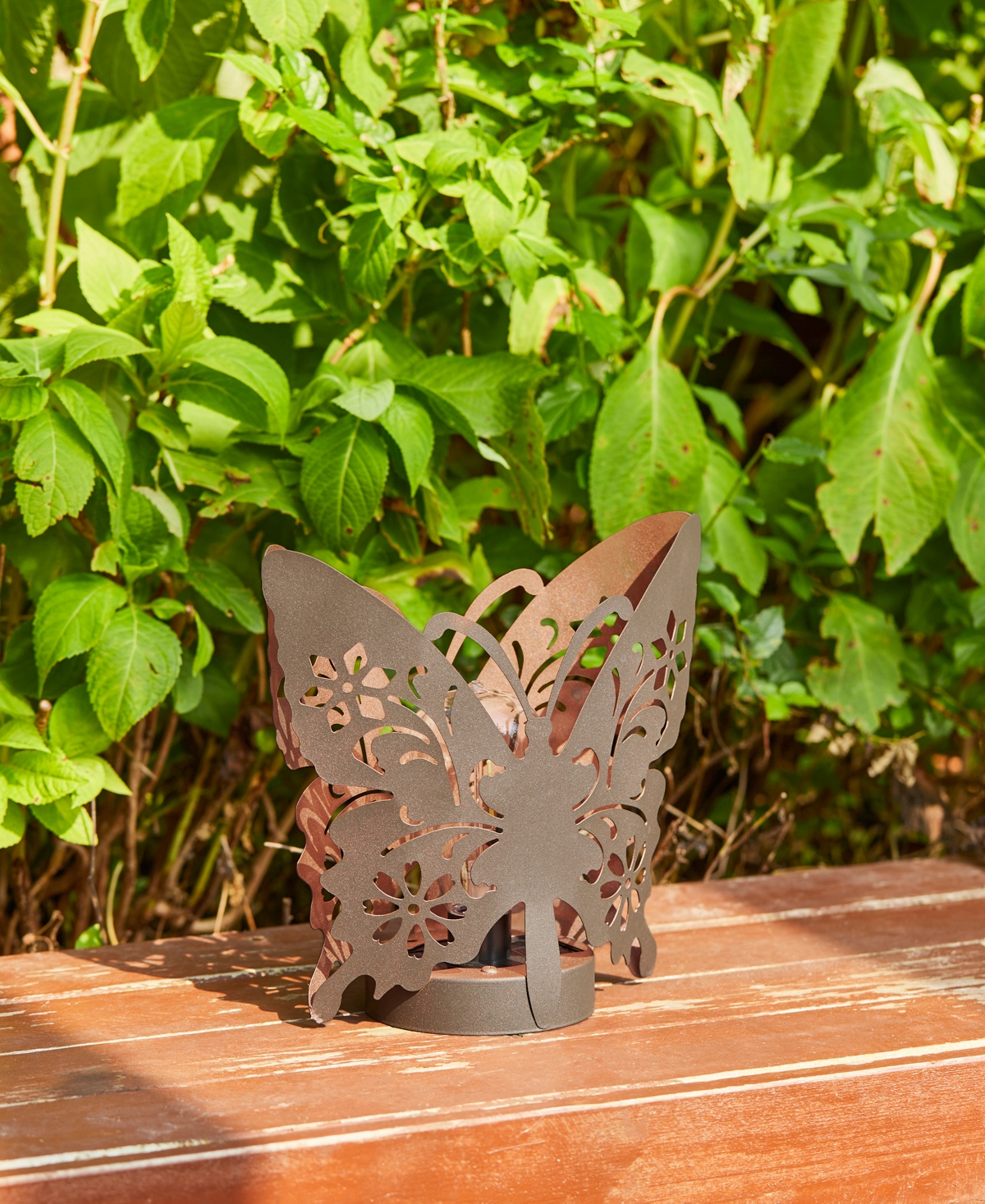 Glitzhome L Set of 2 Black and Gold-Tone Metal Cutout Flying Butterfly Silhouette Solar Powdered Edison Bulb Outdoor Lantern