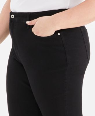 Plus Size High-Rise Cuff Capri Jeans