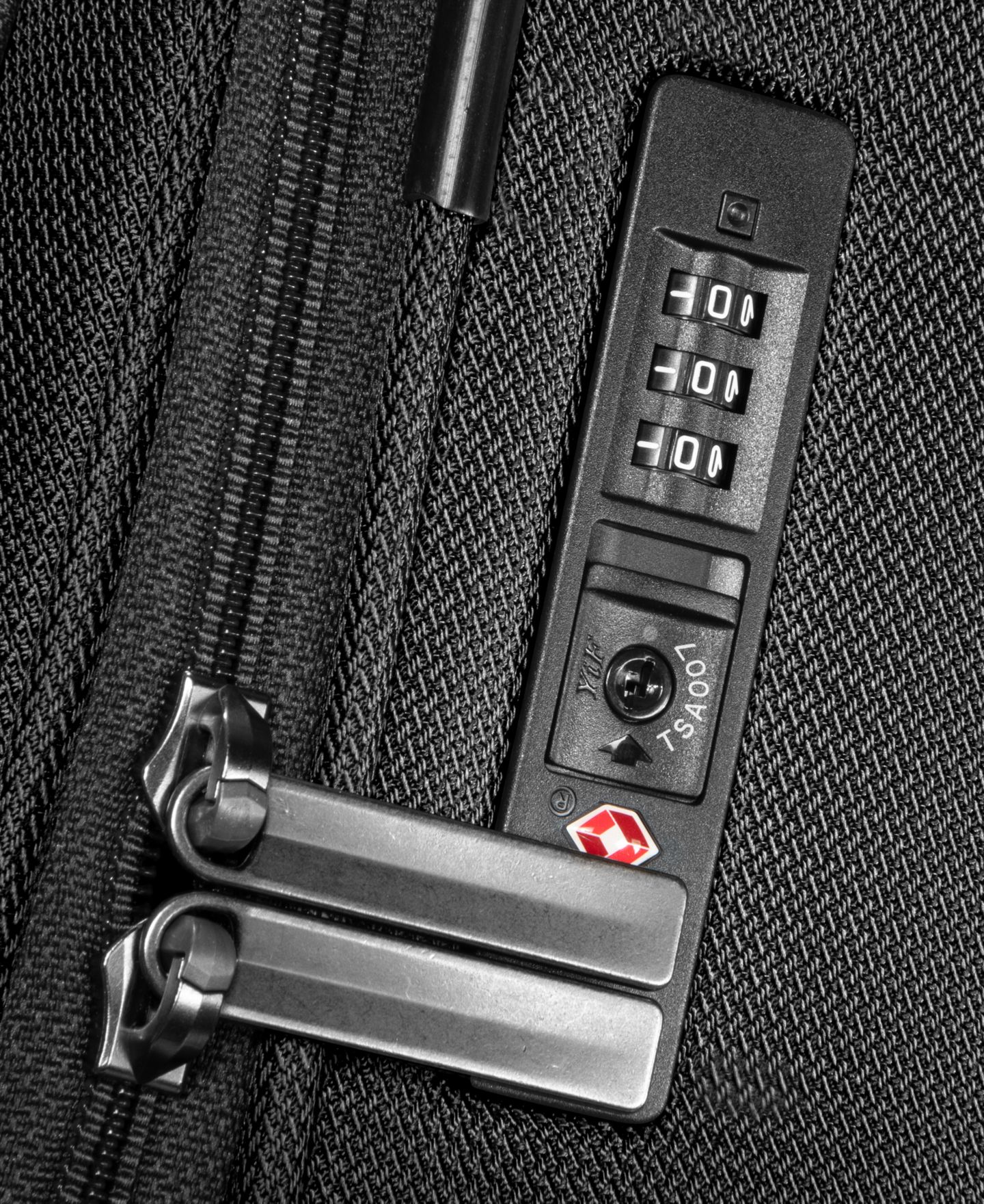 Чемодан Ricardo Avalon Carry-on Spinner, цвет: Чёрный — фото 8