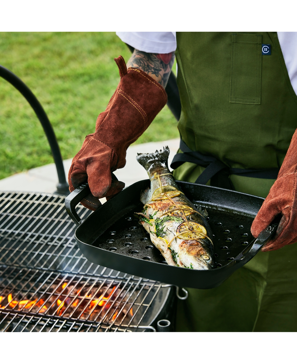 Le Creuset Alpine Outdoor Collection Enameled Cast Iron Square Grill Basket In Matte Blac