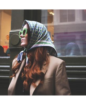 Double Sided Silk Scarf Of Polka Dot Bloom - Green