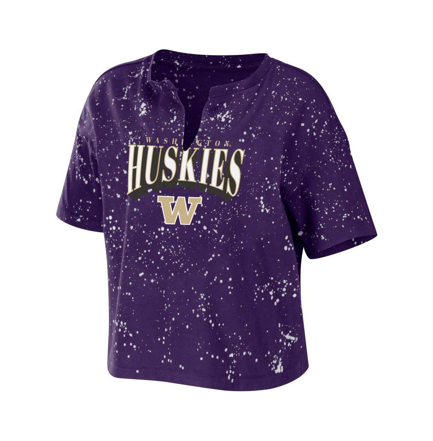Женская футболка WEAR by Erin Andrews Purple Washington Huskies Bleach Wash Splatter Cropped Notch Neck — фото 3