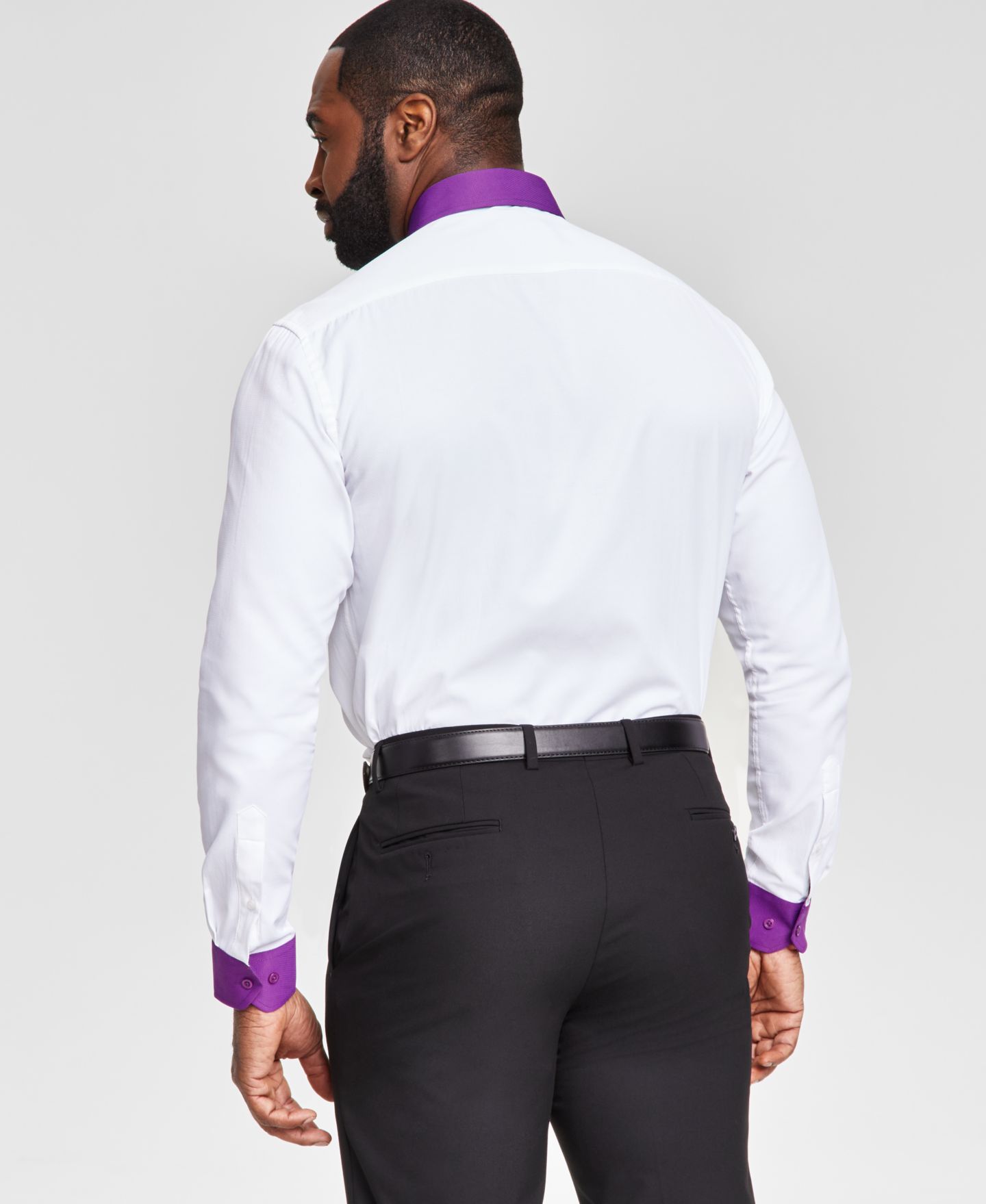 Мужская рубашка Tayion Collection Slim-Fit Purple Trim Solid Dress Shirt, цвет: Белый / Фиолетовый — фото 2