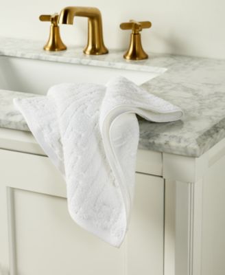 Sculpted Chain-Link Hand Towel, 16" x 30"