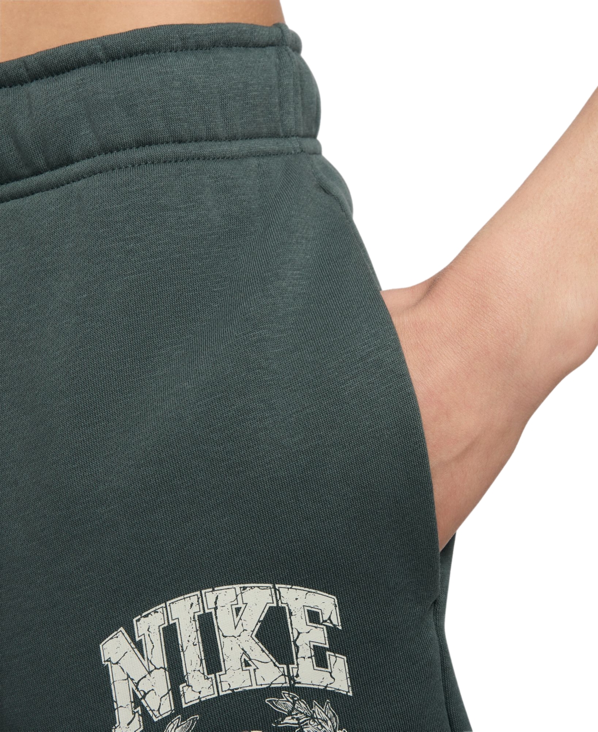 Nike Women's Sportswear Club Fleece Mid-Rise Pull-On Shorts