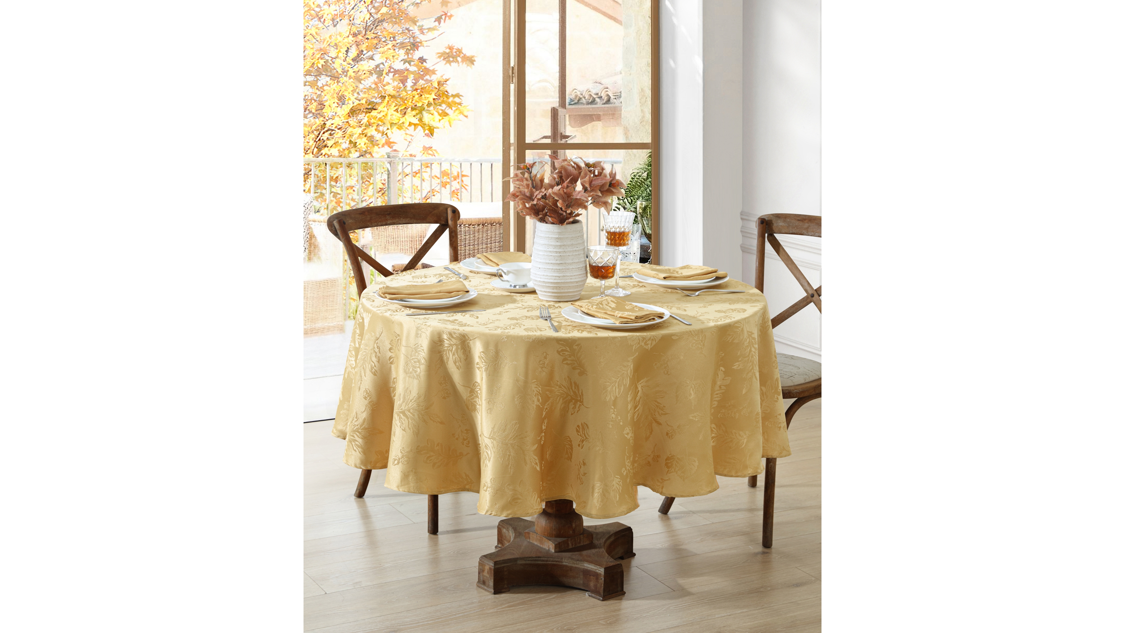 Elrene Elegant Woven Leaves Jacquard Damask Tablecloth, 70" Round