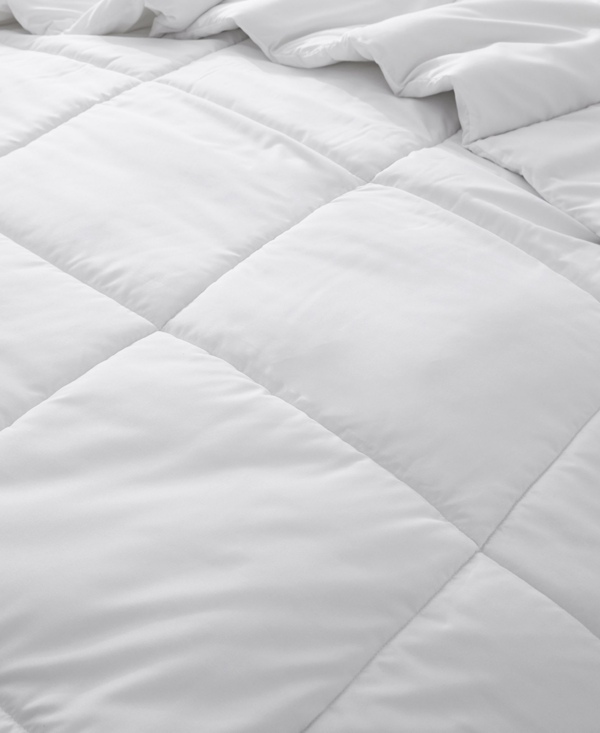 Unikome All Season Down Alternative Comforter, Queen In White