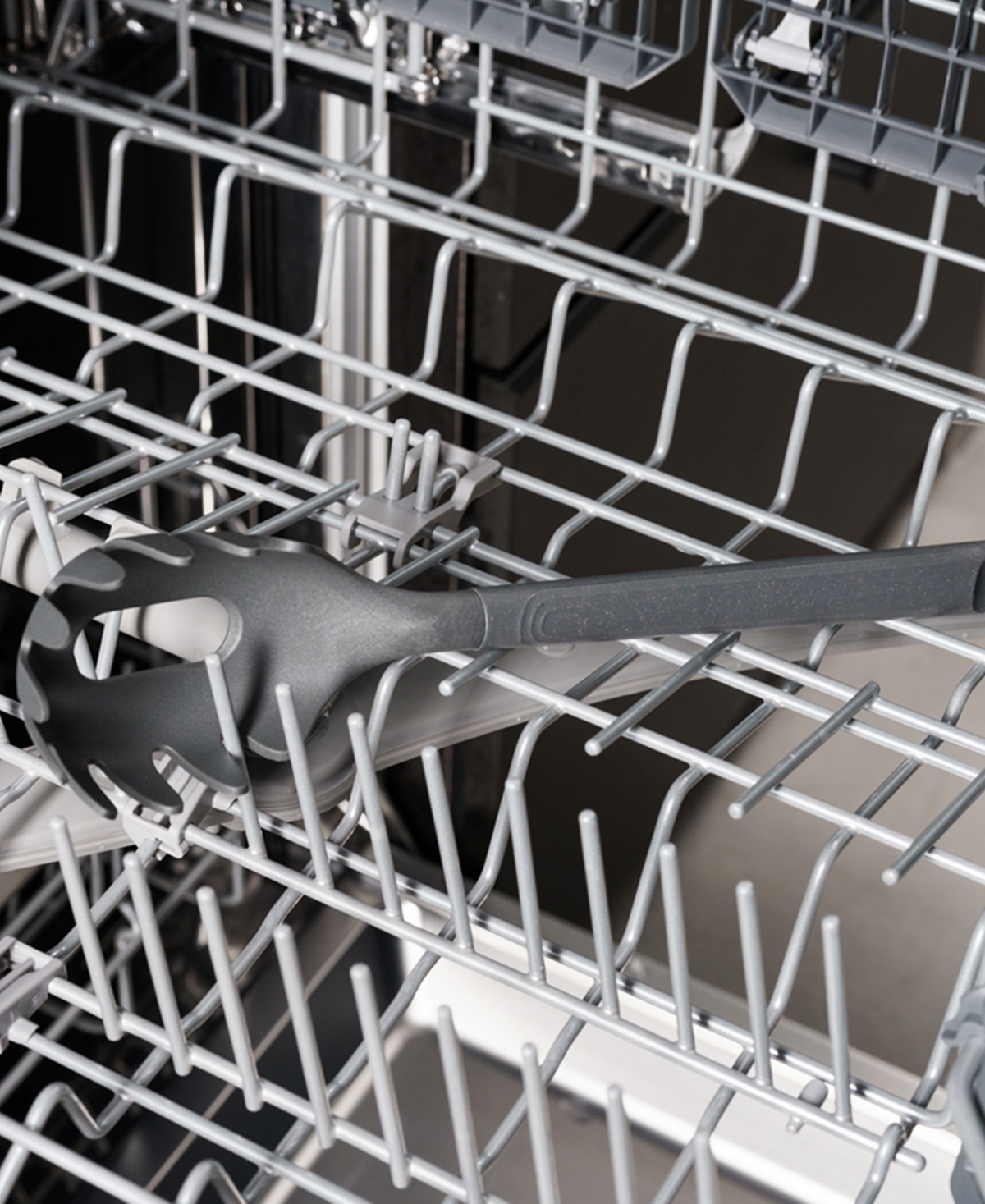 ZYLISS ERGONOMIC HEAT-RESISTANT SPAGHETTI SERVER 