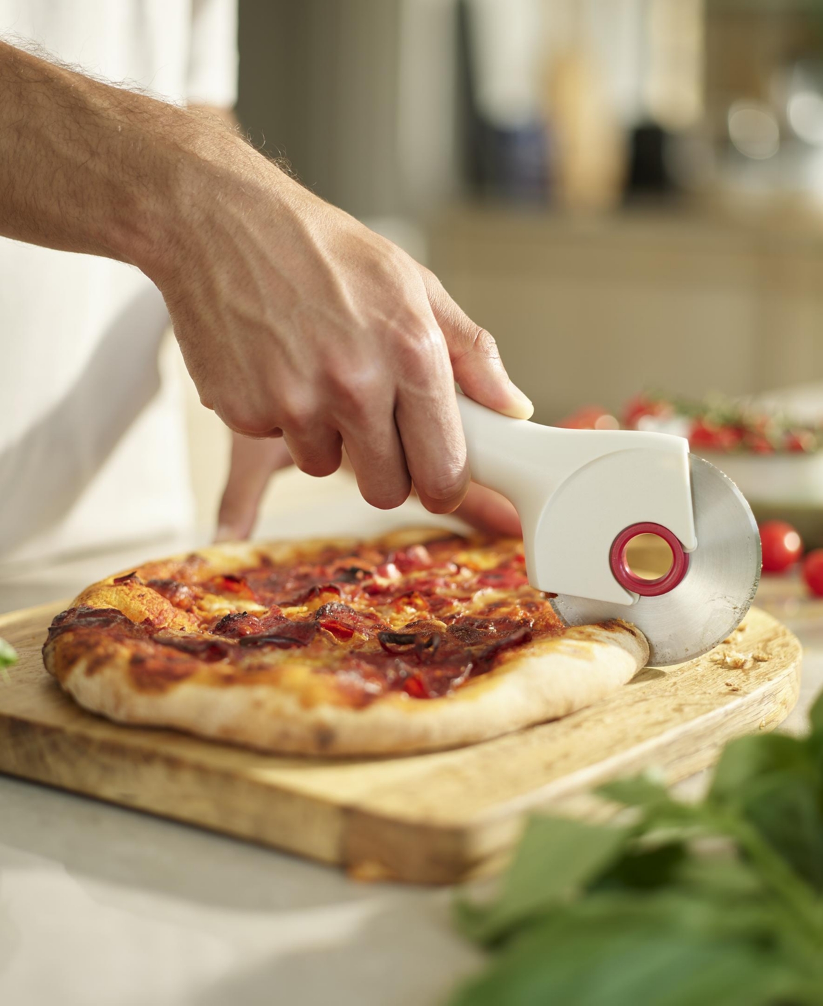 Joseph Joseph Ringo Easy-clean Removable Blade Pizza Wheel In White