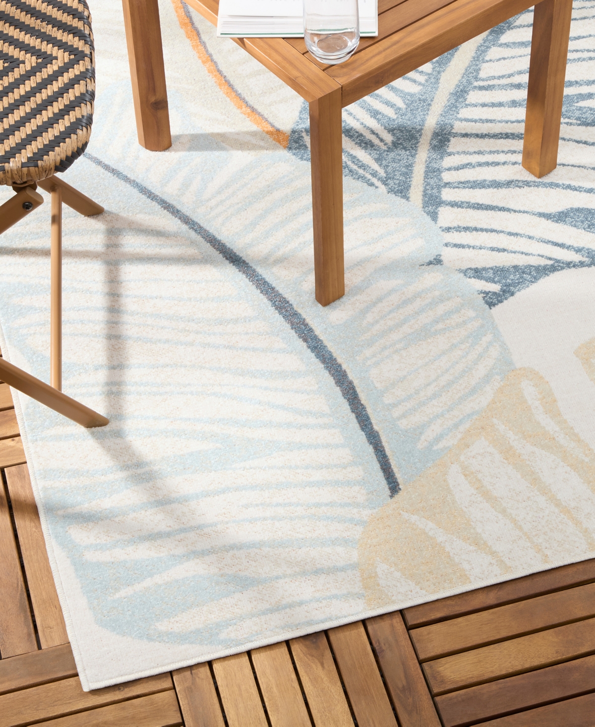 Tommy Bahama Cay Outdoor 25713 6'6x9'2 Area Rug