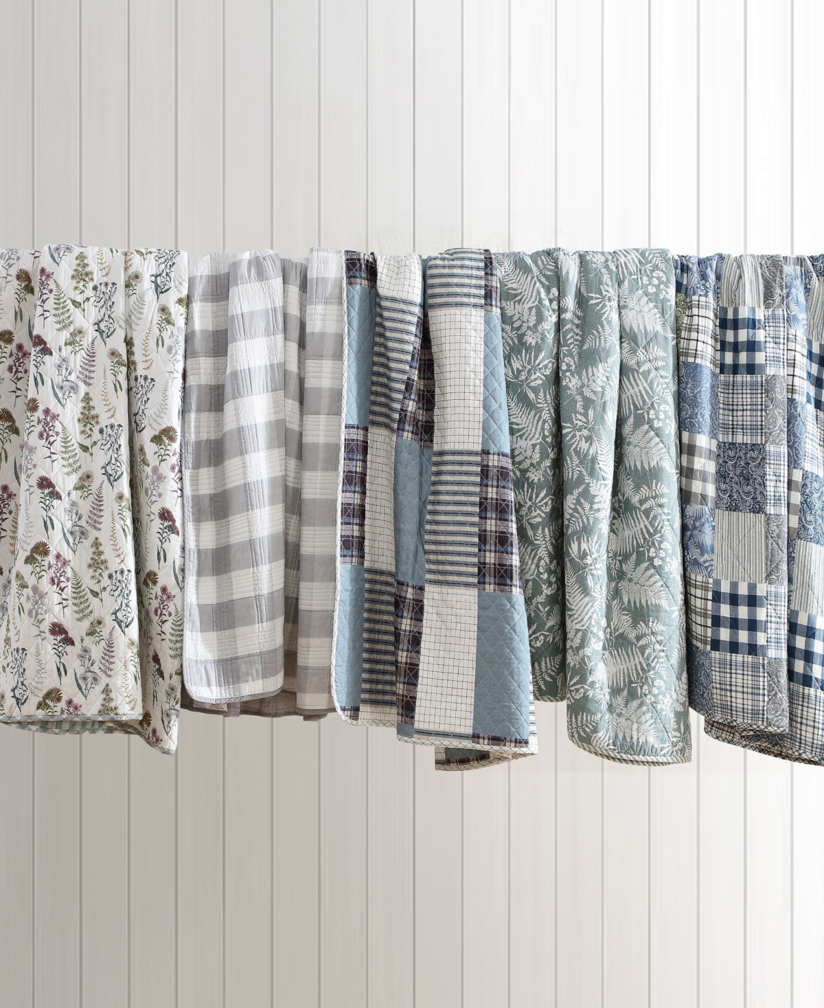 Eddie Bauer Flower Field Reversible 3 Piece Quilt Set, Full/queen In White,grey,green