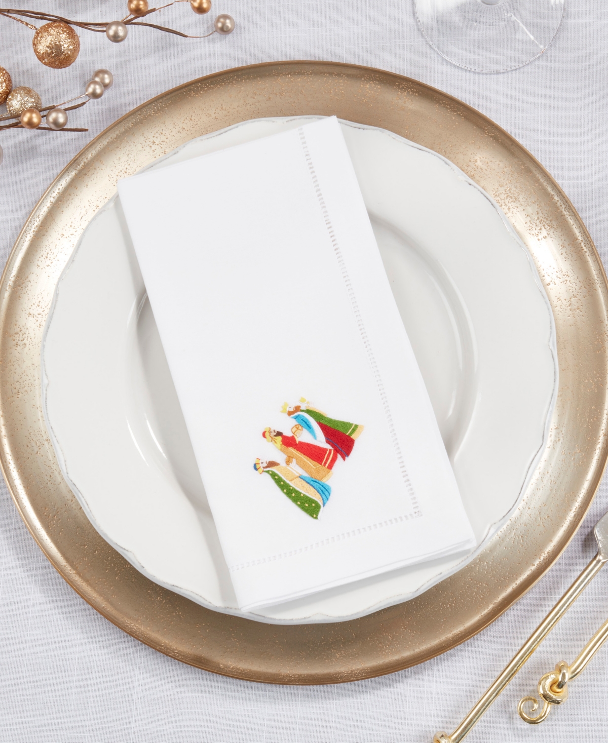 Saro Lifestyle Majestic Embroidered Three Kings Napkin Set Of 6, 20"x20" In White