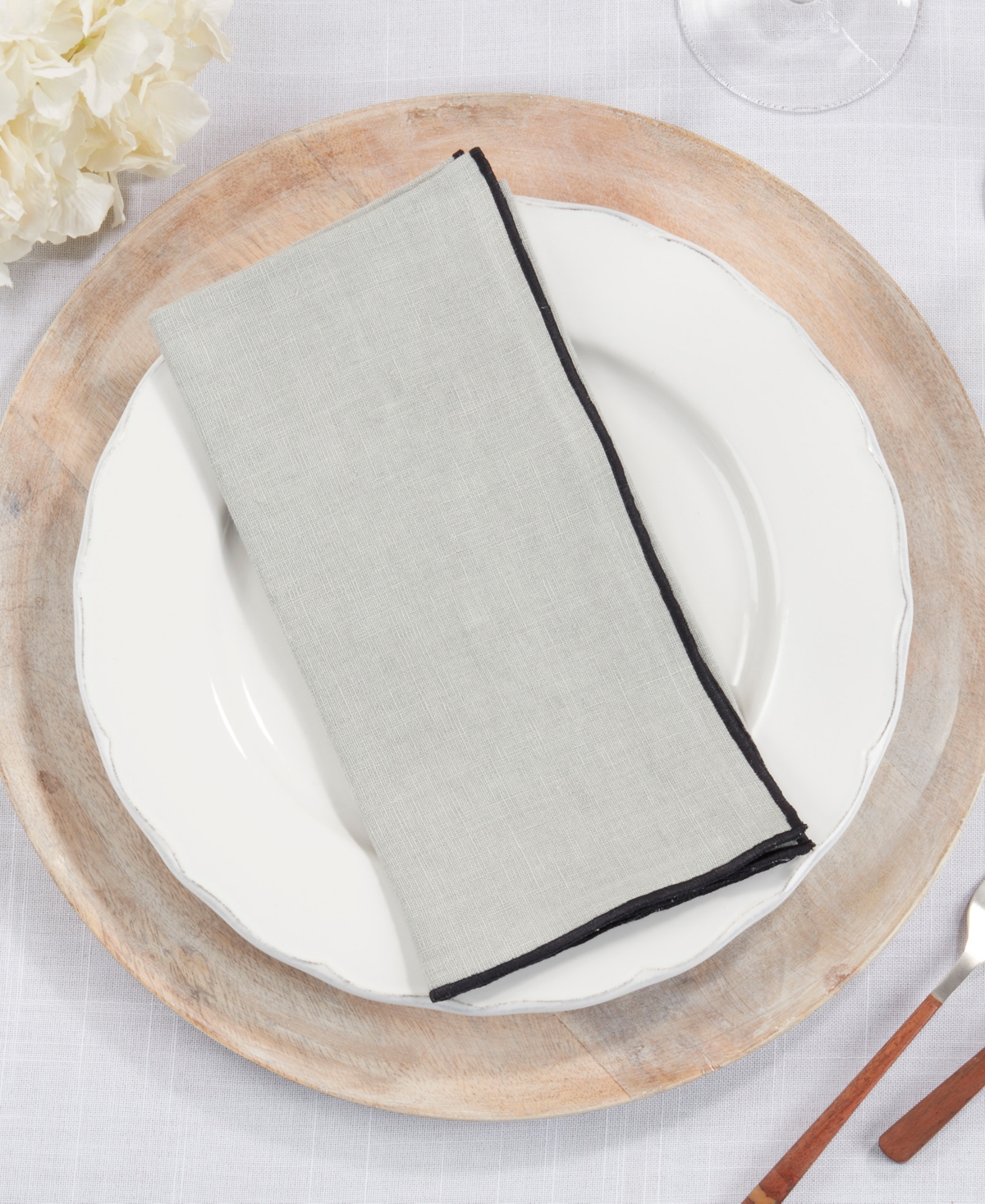 Saro Lifestyle Stonewashed Stitch Border Table Napkins Set Of 4,20"x20" In Red,white