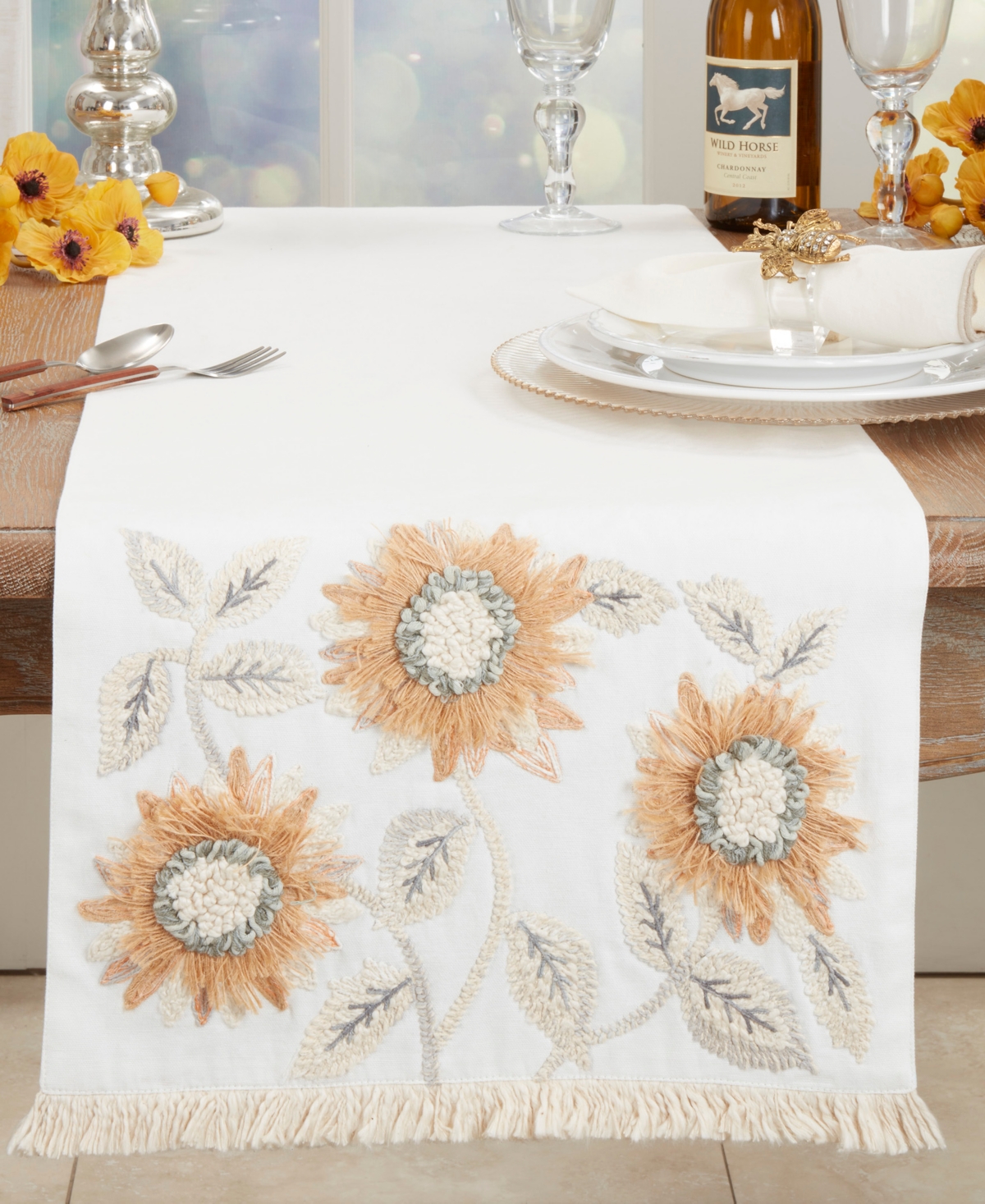 Saro Lifestyle Enchanting Sunflower Embroidered Table Runner, 16"x72" In Ivory