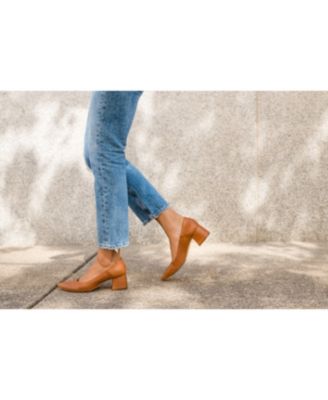 Women's Fiorela Go-To Mid Heel Pumps Caramel