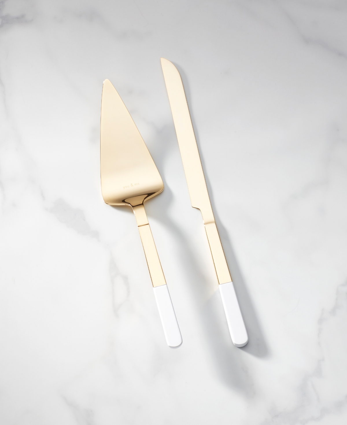 Shop Kate Spade New York Loves Me Knot 2-piece Dessert Set In Metallic