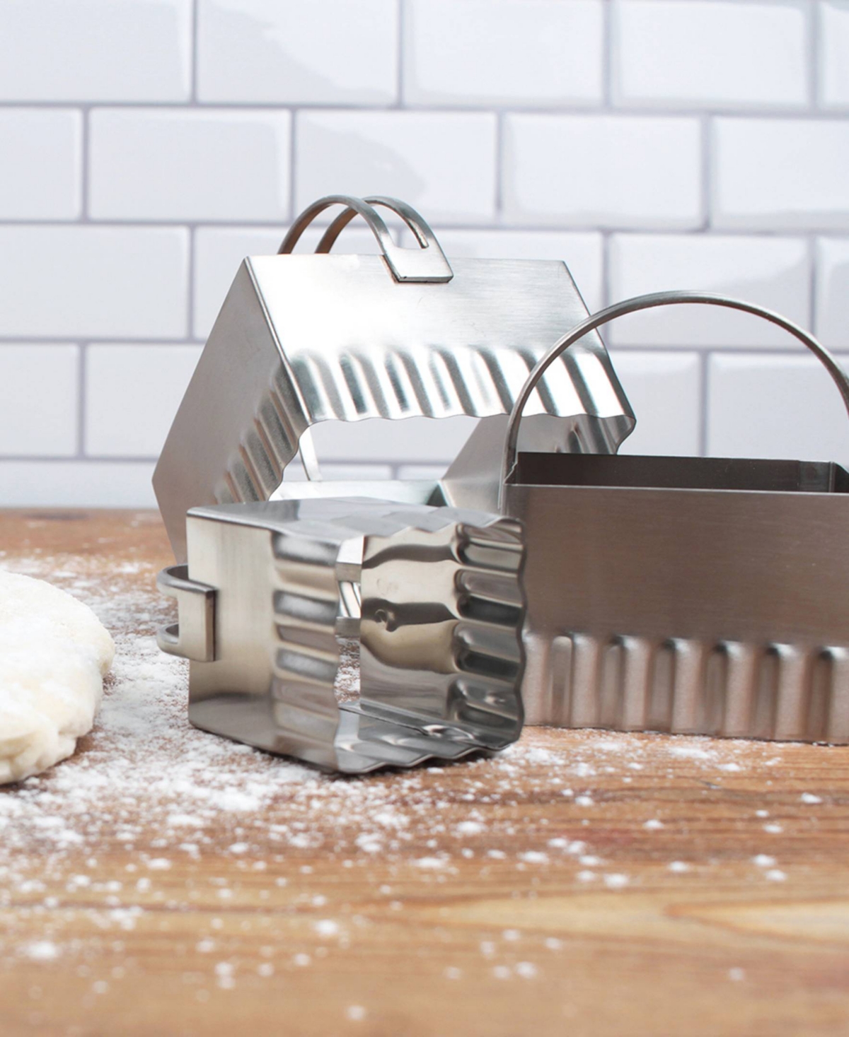 Rsvp International Endurance 4 Piece Square Rippled Biscuit Cutters In Gray