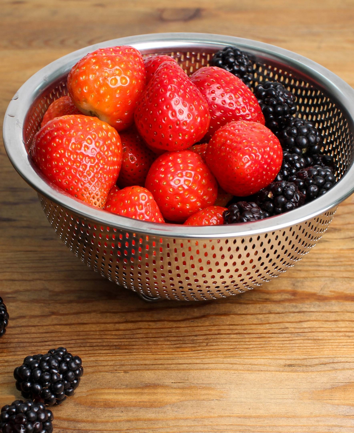 Rsvp International Endurance Precision Pierced Stainless Steel 2 Pint Berry Colander