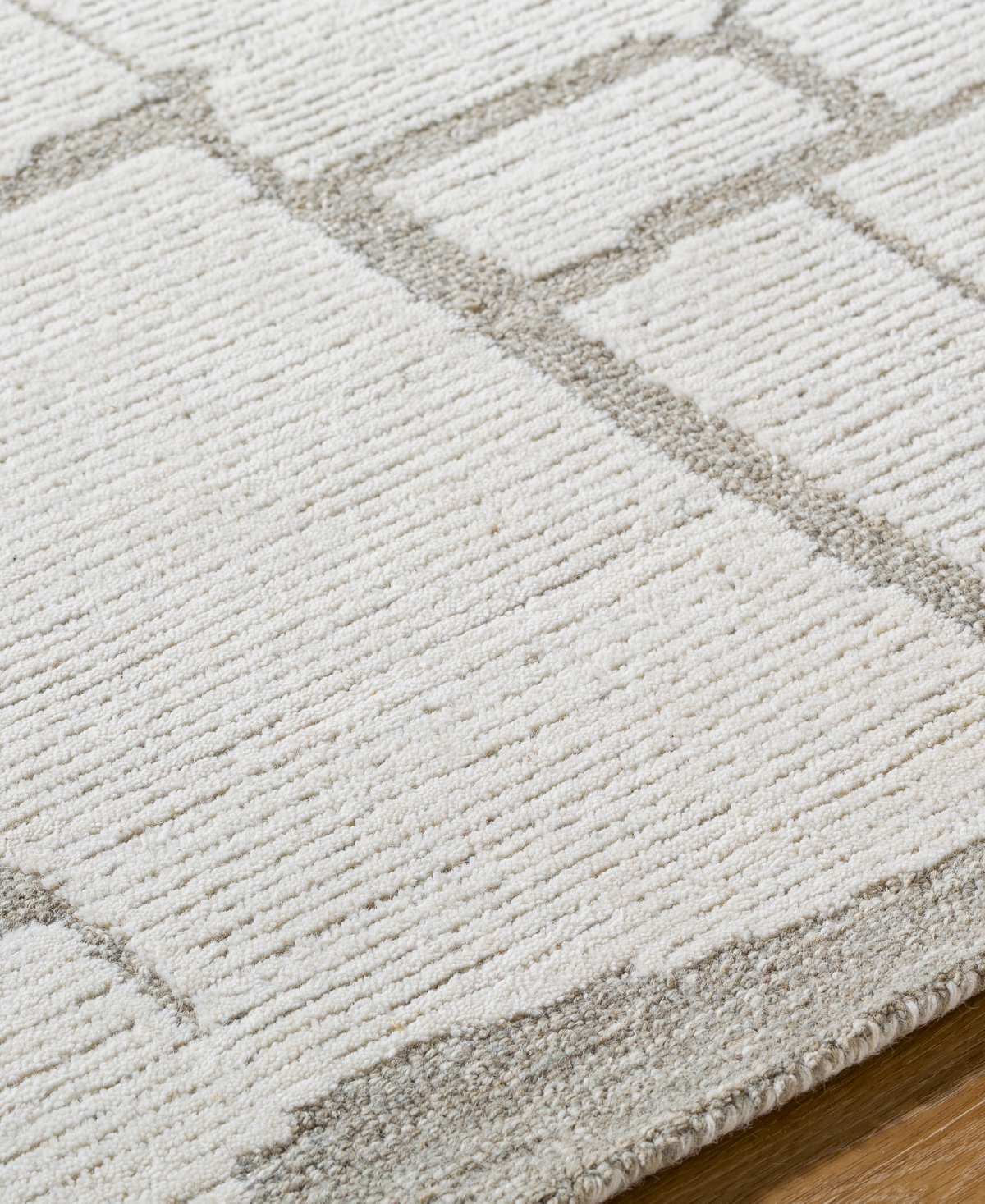 Surya Bianca 530223 2'x3' Area Rug In Bone