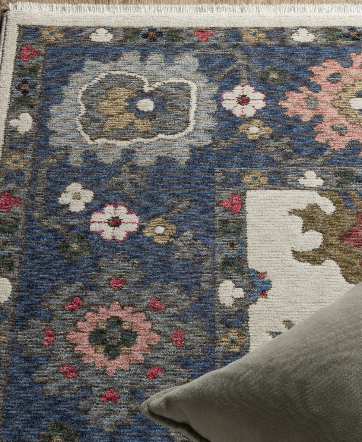 Oriental Weavers Hastings HA01E 2'3x7'6 Runner Area Rug
